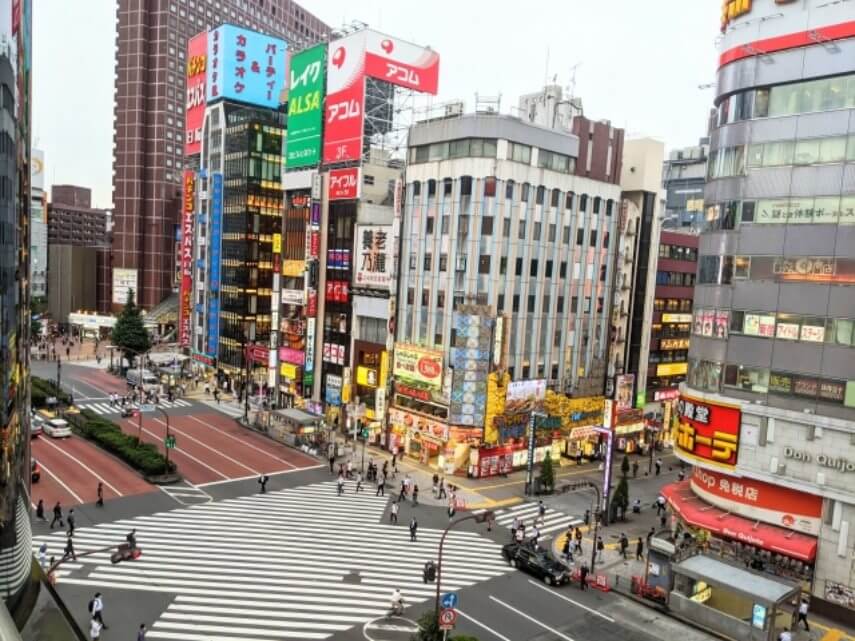 歌舞伎町の交差点